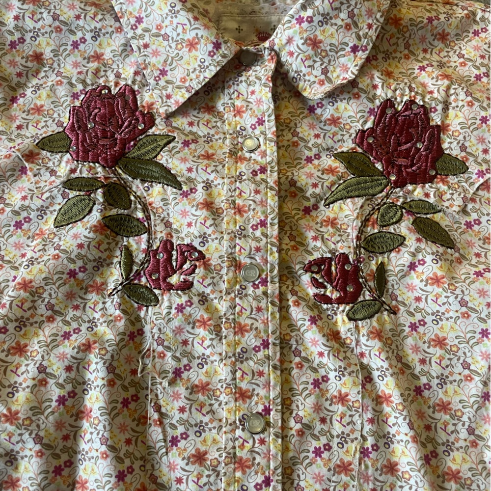 Country Royalty Western  Style shirt - Picture 2 of 11